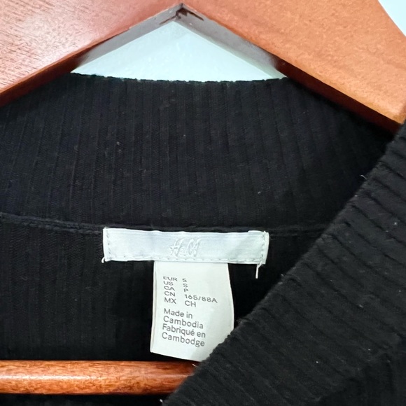 H&M Black Ribbed Stretchy Mock Neck Long Sleeve Top Basic Layer Fitted Small - Picture 4 of 5